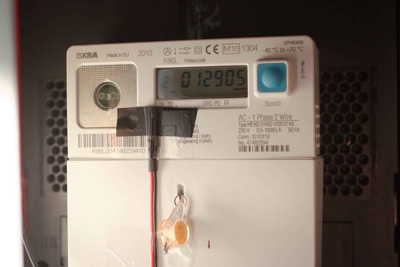 Sensor in front of energy meter