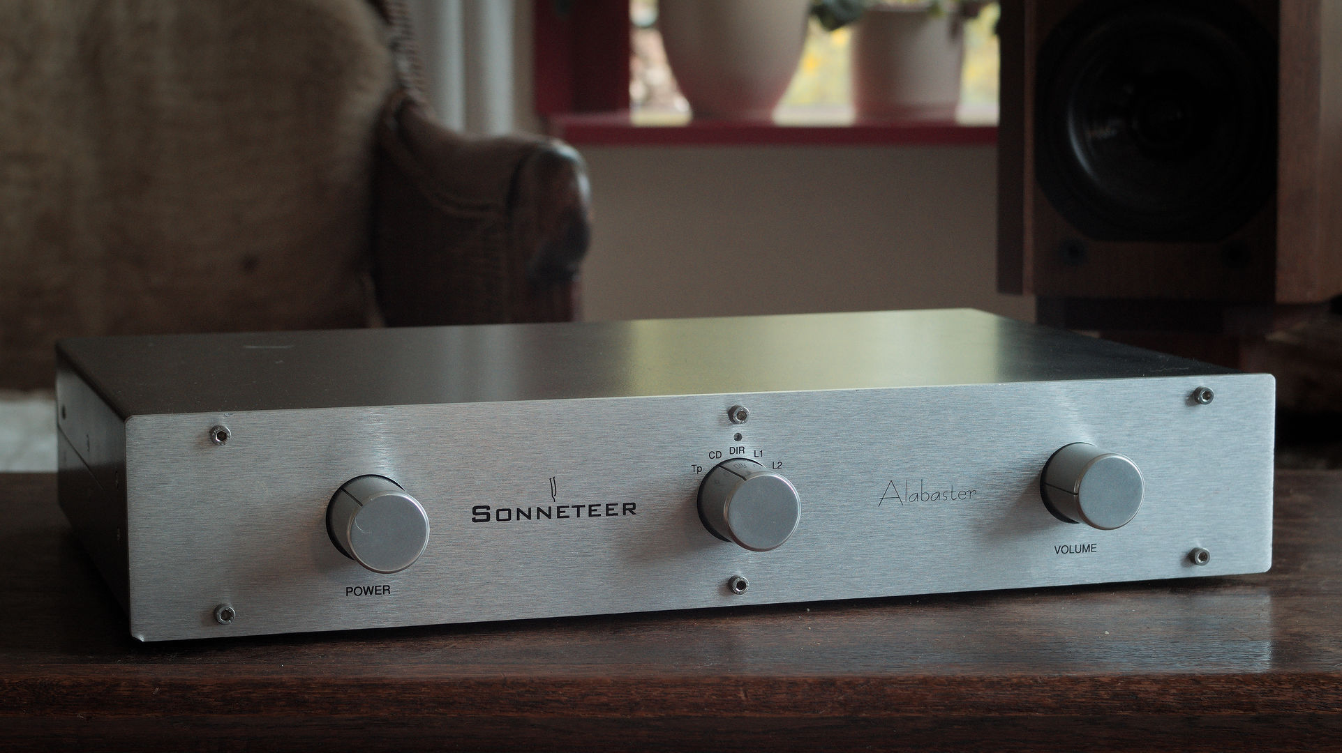 De Sonneteer Alabaster De Sonneteer Alabaster